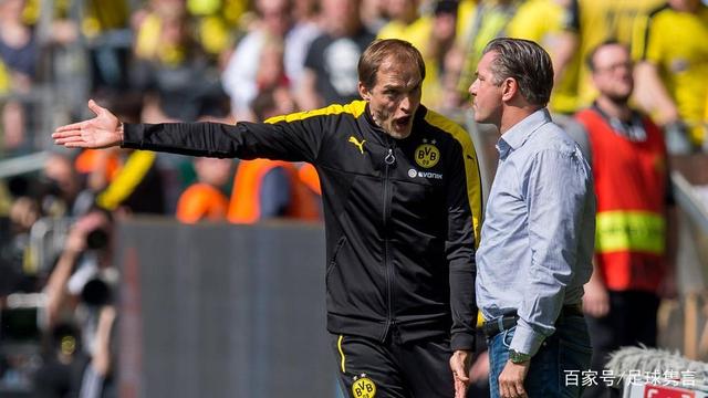 足球比赛中 足球比赛中